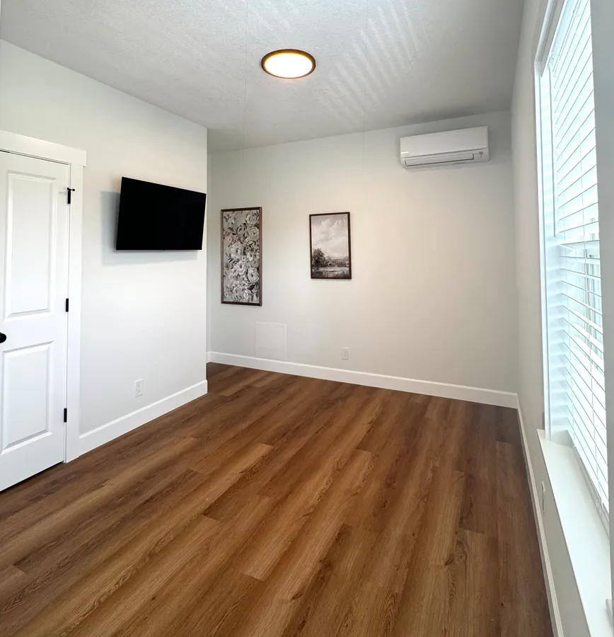 Sunshine Room — Private room